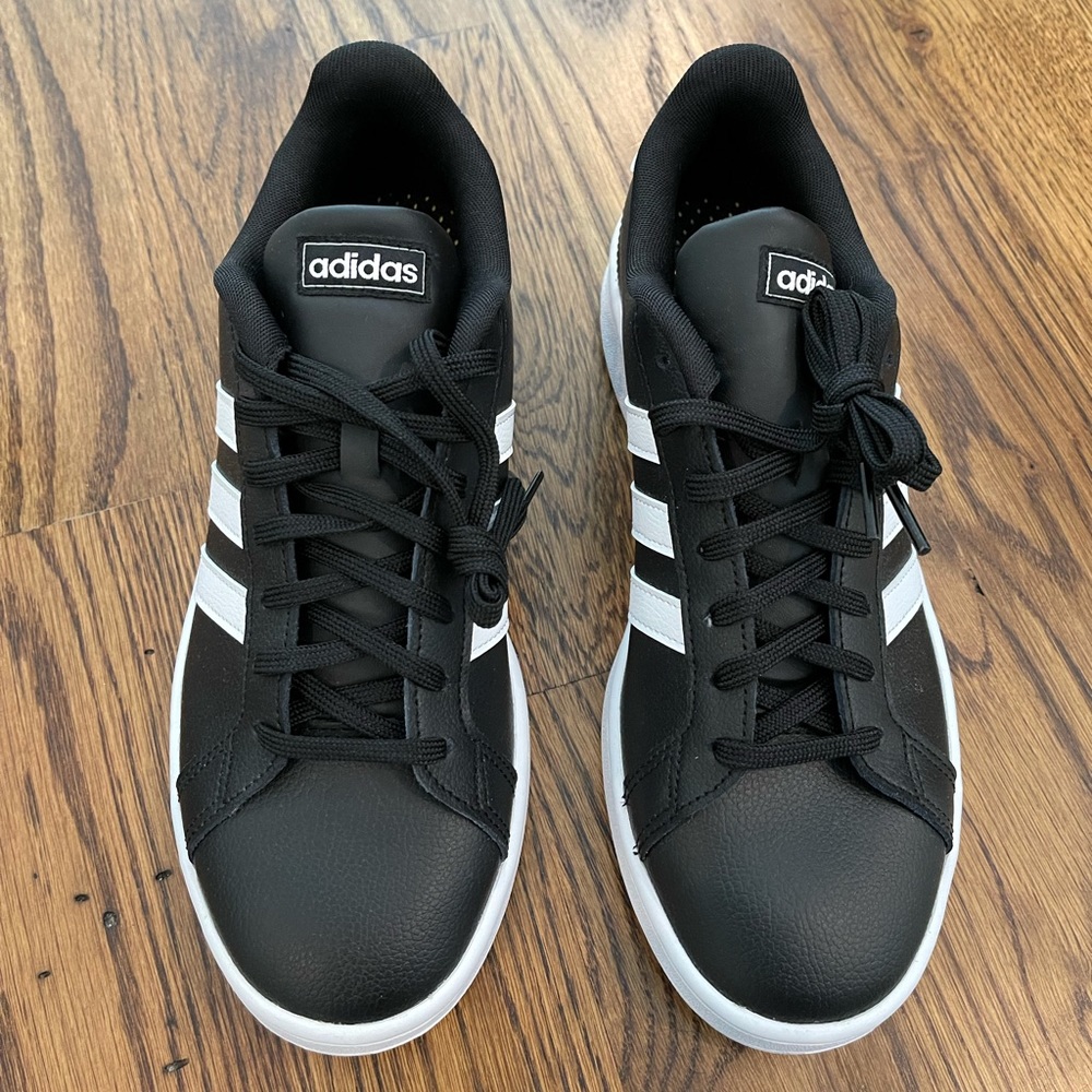 Adidas Men’s Cloudfoam Advantage Sneakers